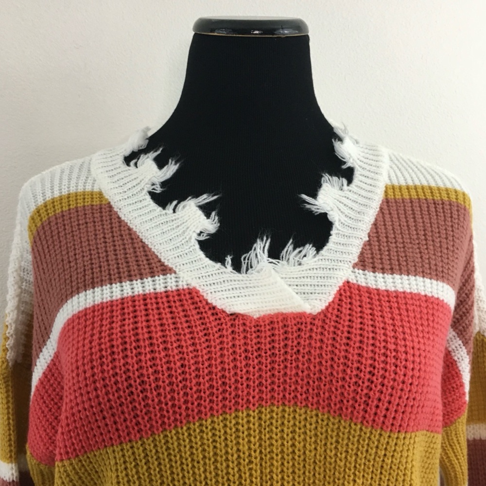 Colorblock V-Neck Distressed Sweater - Picture 3 of 11